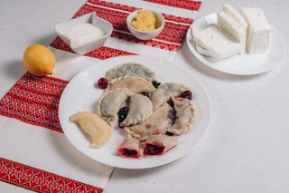 Warenyki z wiśniami (12 szt.)