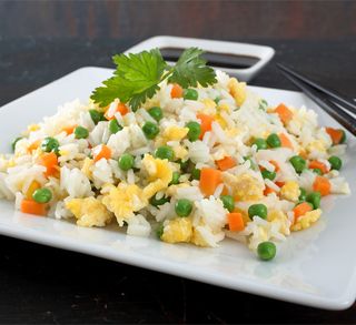 Пържен ориз със зеленчуци (350г)