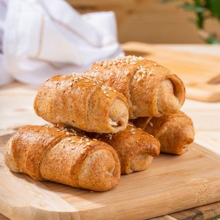 Солени лимецови кифлички с краве сирене и сусамово семе