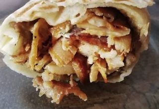 Kebab De Solo Carne Con Patatas Y Bebida