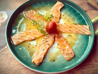 182. Carpaccio De Salmón (6 Uds.)