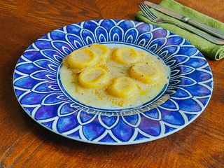 Равіолі з буратою та трюфелем (200 г)