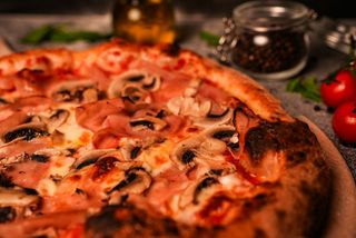 Pizza Prosciutto e Funghi Ø 30cm