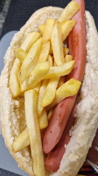 Panino würstel e patatine