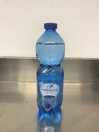Acqua frizzante 50 cl 