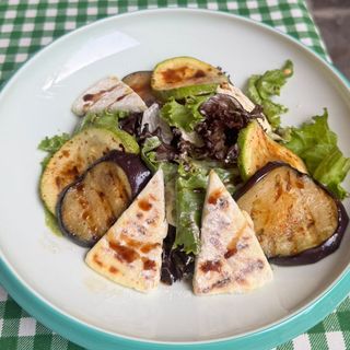 Салат овощной на гриле