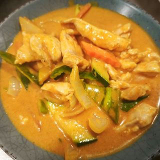 Pollo Con Salsa De Curry