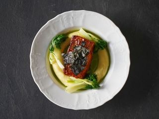 Лосось з пюре та шпинатним кремом (400г)