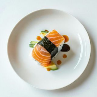 Black gunkan salmone