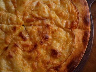 Хачапурі по-Мегрельськи з копченим Сулугуні (450г)