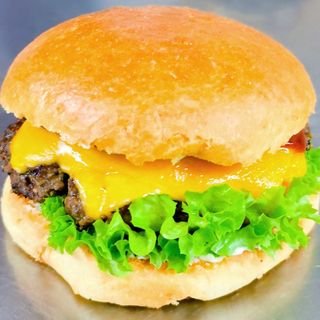 Zestaw: Cheese burger + duże frytki + napój