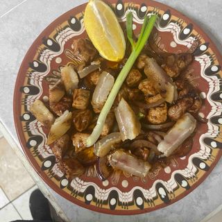 Пръжки на тиган с лук