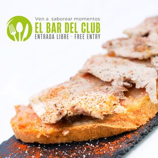 Tosta de tumaca y pata asada