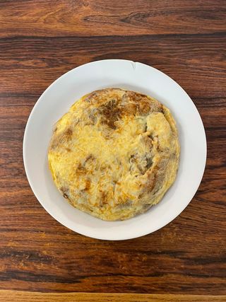 Tortilla De Berenjena, Cebolla Y Queso