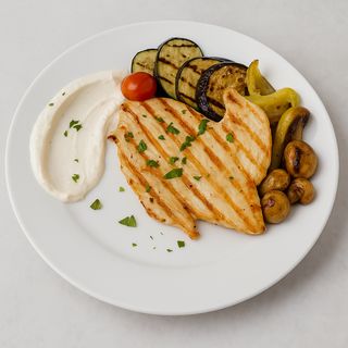 Pileća prsa na žaru s prilogom