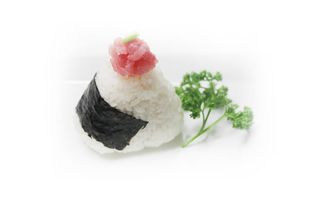 128. Onigiri Tonno Crudo