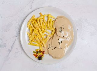 Biftek medaljoni  u sosu od gljiva