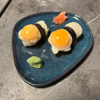 112. Nigiri De Huevo Frito De Codorniz Con Crema De Trufa