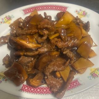 Ternera Con Bambú Y Setas