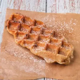 WAFFLE SIMPLES MASSA SEMI-FOLHADA