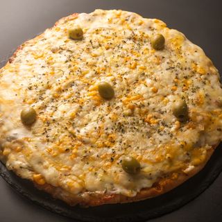 Pizza 4 Quesos (Mediana)