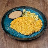 Pohovano pileće belo meso sa pomfritom