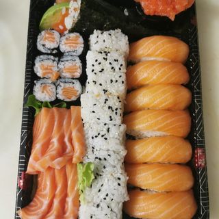 98a   sushi salmone 30pz