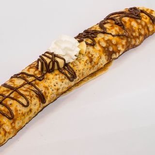 Катма с бял шоколад, бисквитки, сметана, банан 