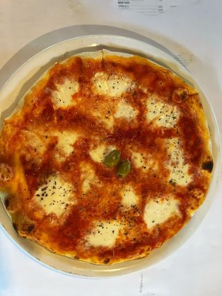 Pizza Margherita mala (pola 32 cm)