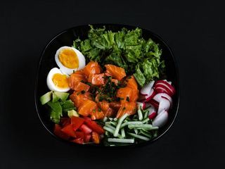 Bowl z łososiem (460g)