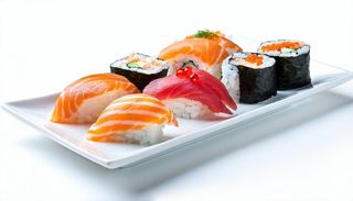 Misto sushi d - 25 pezzi - 20 nigiri, 5 uramaki