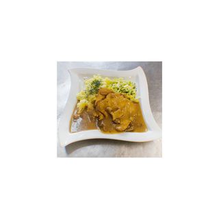 Zupa do wyboru - bitki wieprzowe w sosie kurkowym, tłuczone ziemniaczki,surówka