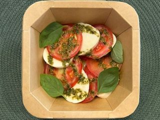 Салат Капрезе (250г)