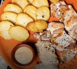 Contramuslo De Pollo A La Brasa