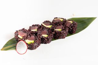 55. Black tuna roll - 8 pezzi