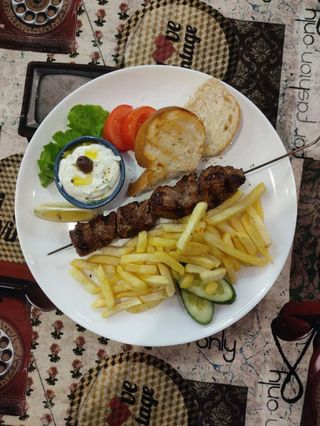 Souvlaki pită de vițel