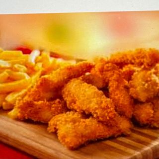 Petisco de Filé de Frango empanado com batata frita 