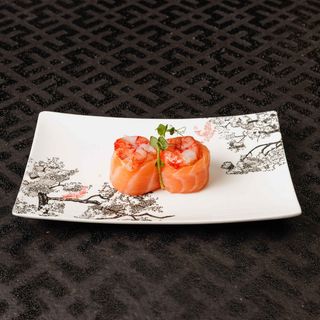 Gunkan salmone e amaebi