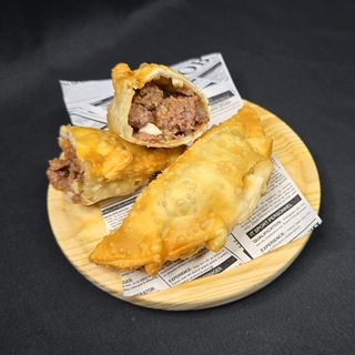 EMPANADA  DE CARNE PICANTE