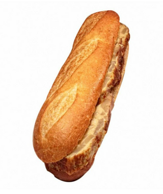 Bocadillo De Tortilla De Patatas Y Mayonesa