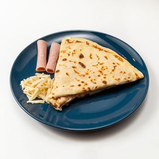 Palačinka šunka, kačkavalj, pečenica, kajmak