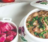 ამოლესილი ლობიო მჟავე კომბოსტოთი