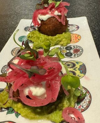 Buñuelos De Cochinita Pibil (2 Uds.)