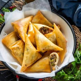 Chicken Samosas (Pair)