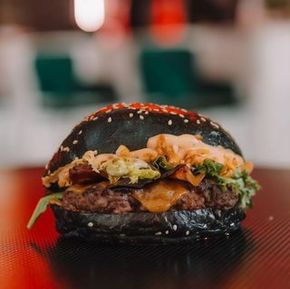 Black Cheese Burger
