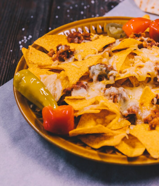 Nachos con guacamole (ternera o pollo)