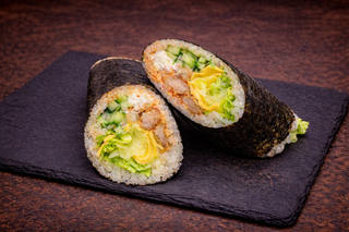 Суші-шаурма з смаженим тунцем