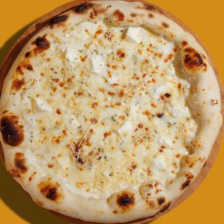 პიცა სინკო ყველი 4 ნაჭრიანი 22 სმ.  290 გრ.