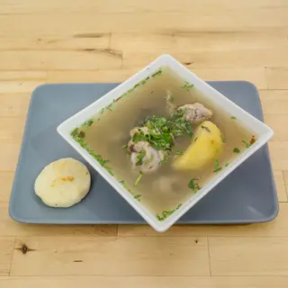 Consomé De Pollo