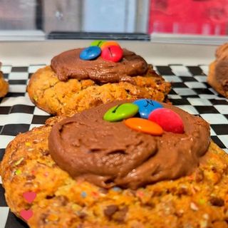 Cookie crumbl style LACASITOS